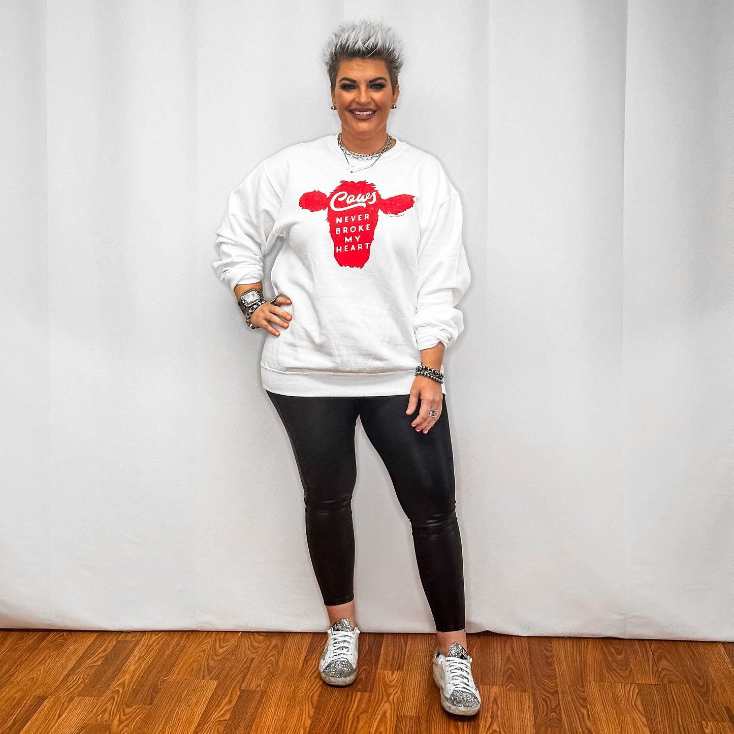 Cows Never Broke My Heart Graphic Sweatshirt - White